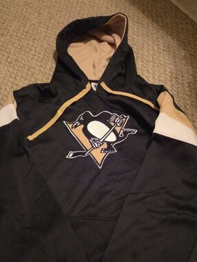 NHL Black and Gold Penguins Crewneck Hoodie